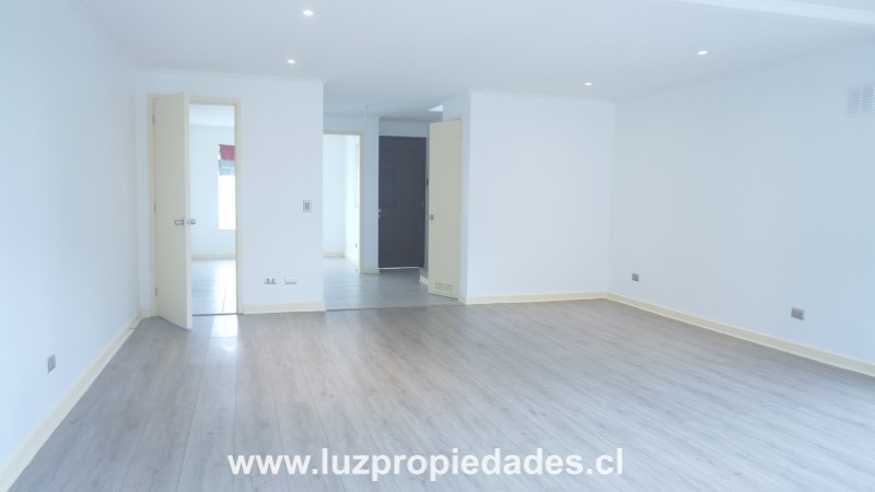 Monse&Atilde;&plusmn;or J. Hourton  N&Acirc;&ordm;2060, C- 88, Cond. Mirador II - Luz Propiedades