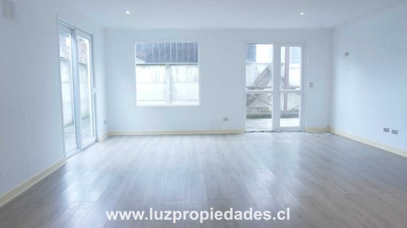 Monse&Atilde;&plusmn;or J. Hourton  N&Acirc;&ordm;2060, C- 88, Cond. Mirador II - Luz Propiedades