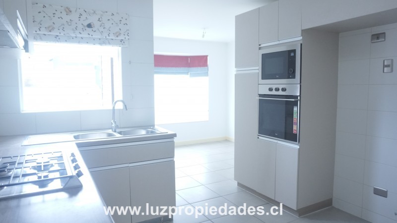 Monse&Atilde;&plusmn;or J. Hourton  N&Acirc;&ordm;2060, C- 88, Cond. Mirador II - Luz Propiedades