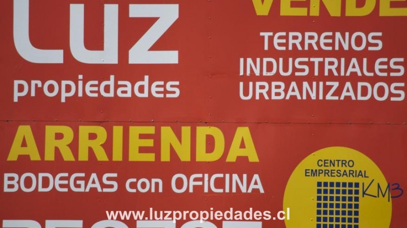 Centro Empresarial Husamontt. Camino al Aeropuerto. - Luz Propiedades
