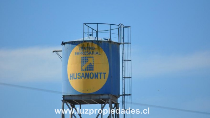 Centro Empresarial Husamontt. Camino al Aeropuerto. - Luz Propiedades