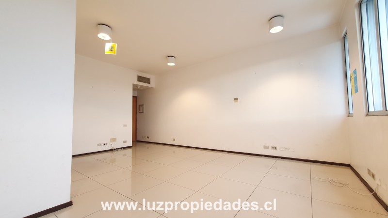 Quillota N&Acirc;&deg; 175, Of. 1401,  Ed. CCHC - Luz Propiedades