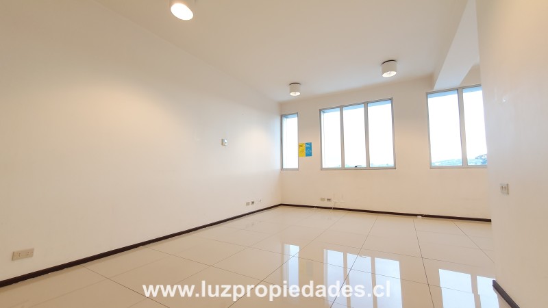 Quillota N&Acirc;&deg; 175, Of. 1401,  Ed. CCHC - Luz Propiedades