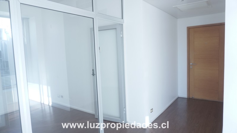 Quillota N&Acirc;&deg;175, Ed. CCHC, Of. 714 - Luz Propiedades